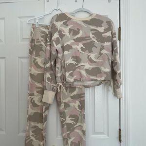 GAP Pink & Tan Camo sweat suit